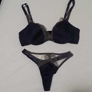 Padded bra with underwires & thong panty
